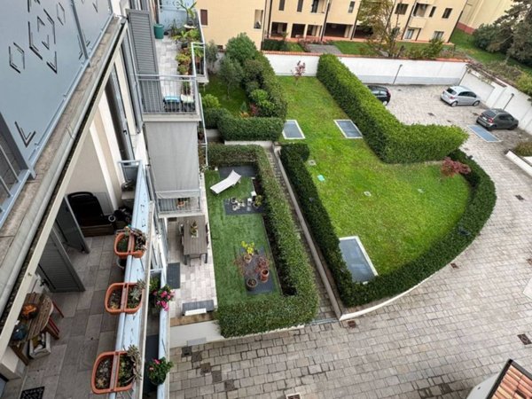 appartamento in vendita a Monza in zona Centro Storico