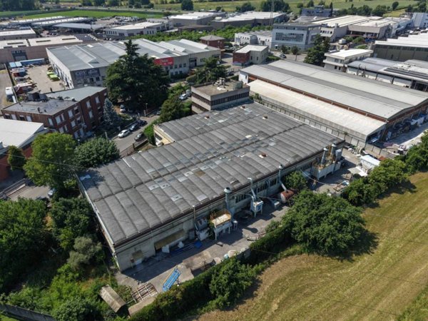 locale commerciale in vendita a Monza