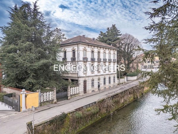 casa indipendente in vendita a Monza in zona Centro Storico