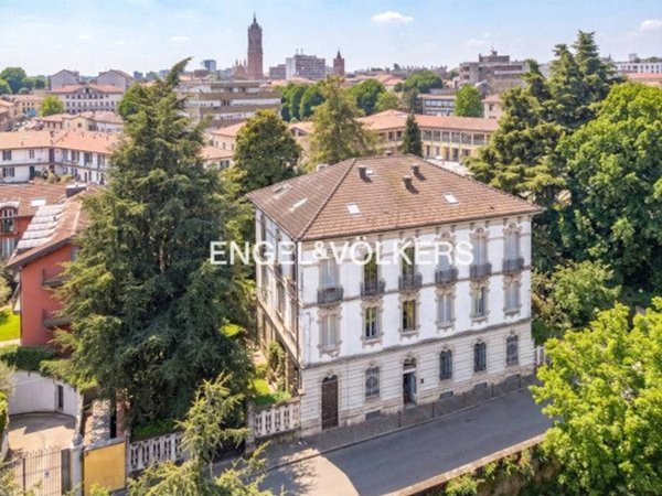 casa indipendente in vendita a Monza in zona Centro Storico
