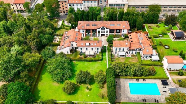appartamento in vendita a Monza in zona Centro Storico