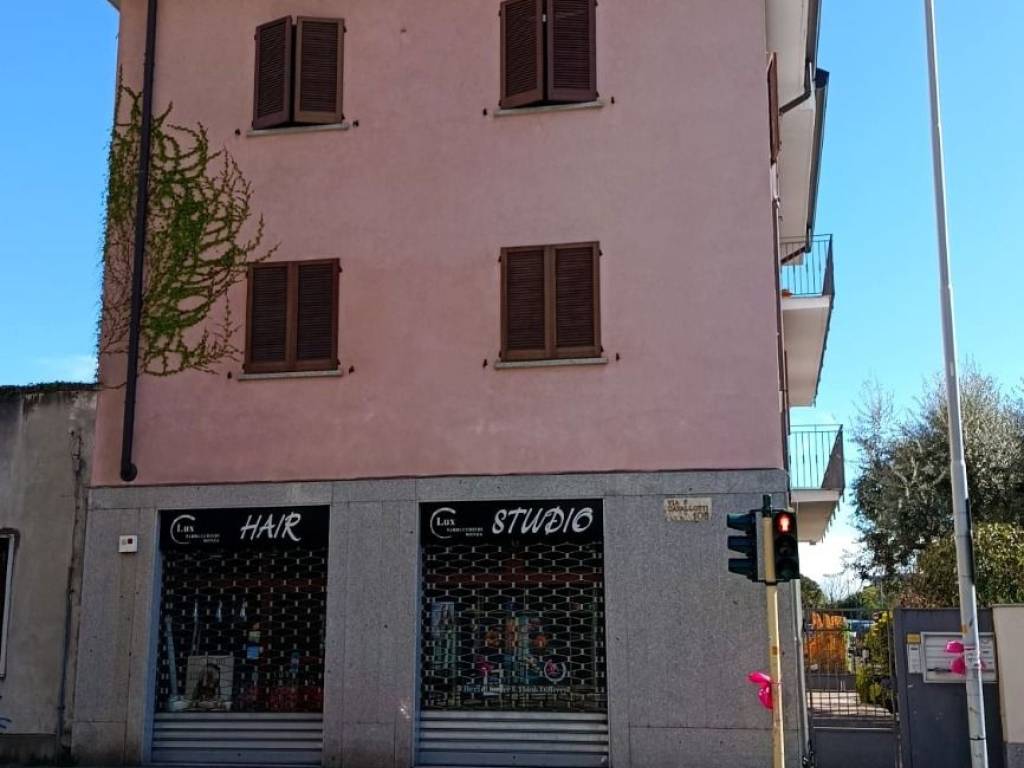 negozio in vendita a Monza