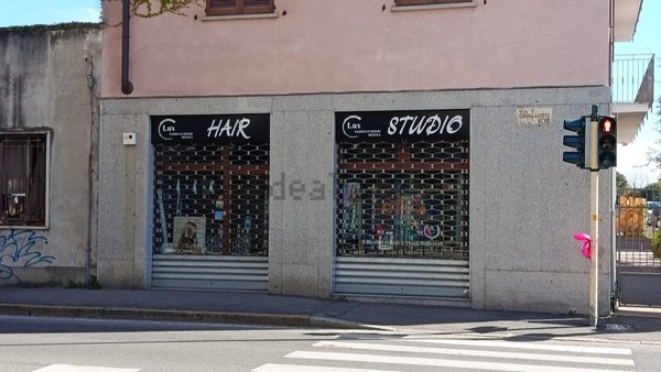 negozio in vendita a Monza