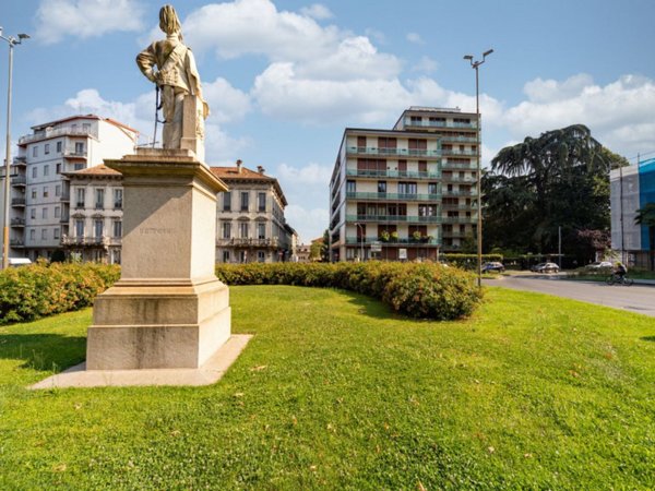 appartamento in vendita a Monza in zona Centro Storico