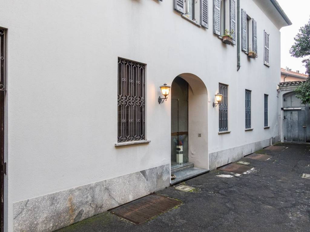 appartamento in vendita a Monza in zona Centro Storico