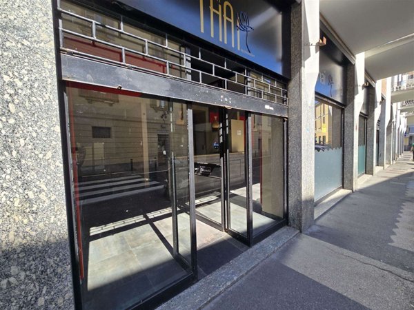 negozio in vendita a Monza in zona Centro Storico