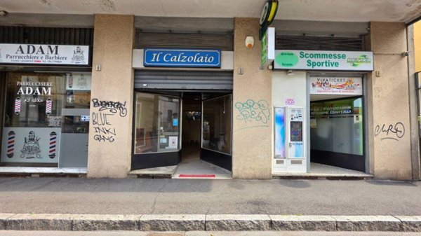 negozio in vendita a Monza in zona Centro Storico