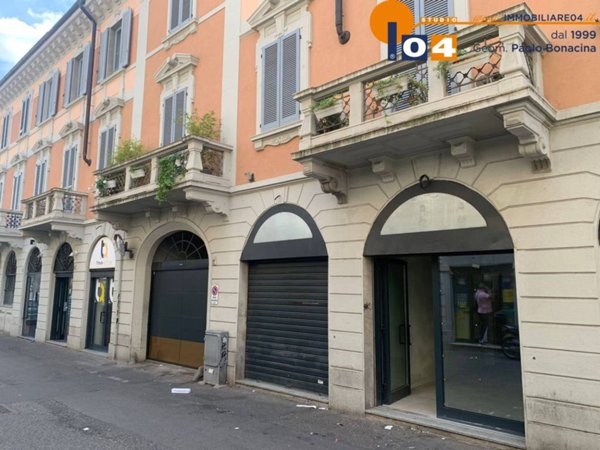 negozio in vendita a Monza in zona Centro Storico