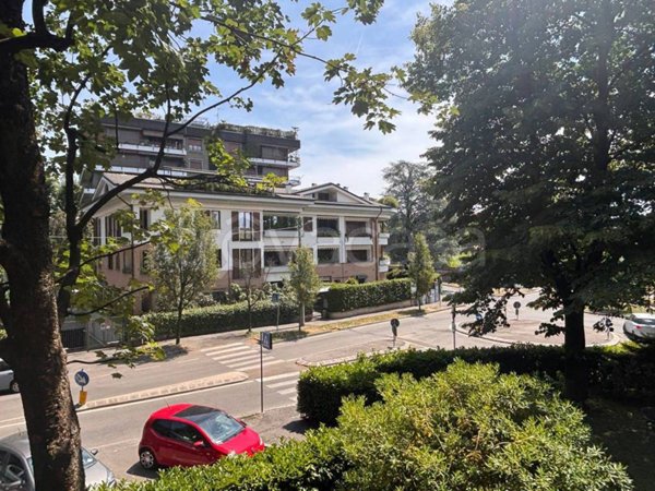 appartamento in vendita a Monza in zona Ospedale San Gerardo