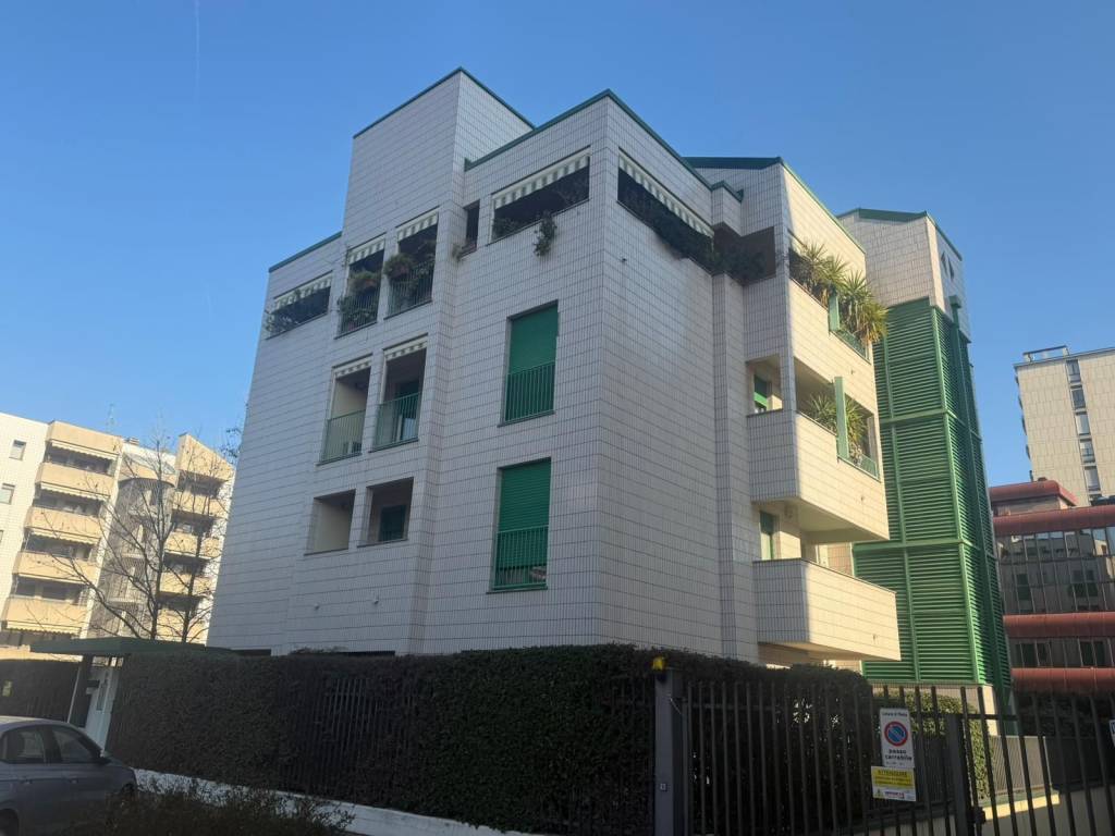 appartamento in vendita a Monza in zona Centro Storico