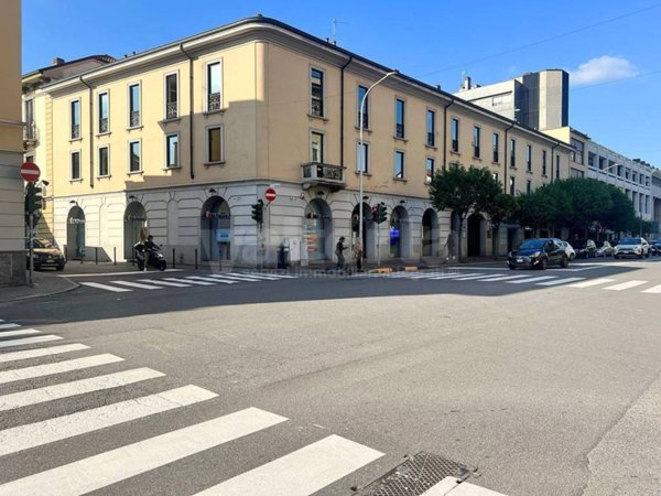 ufficio in vendita a Monza in zona Centro Storico
