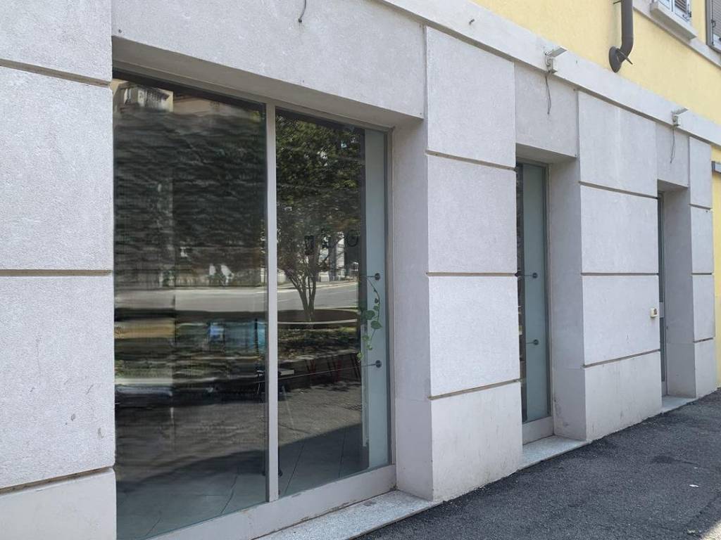 negozio in vendita a Monza