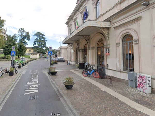 negozio in vendita a Monza in zona Centro Storico