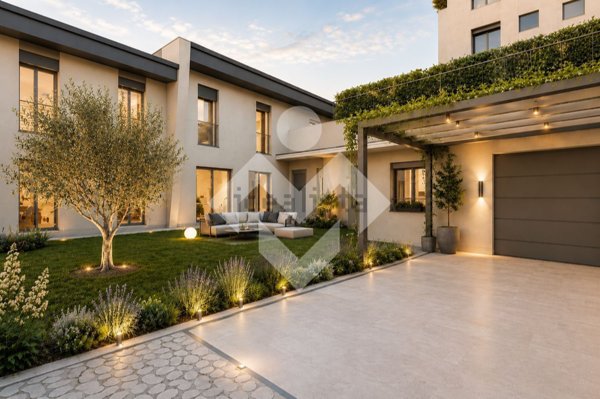 casa indipendente in vendita a Monza in zona Centro Storico