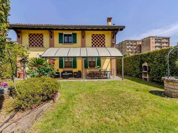 casa indipendente in vendita a Monza