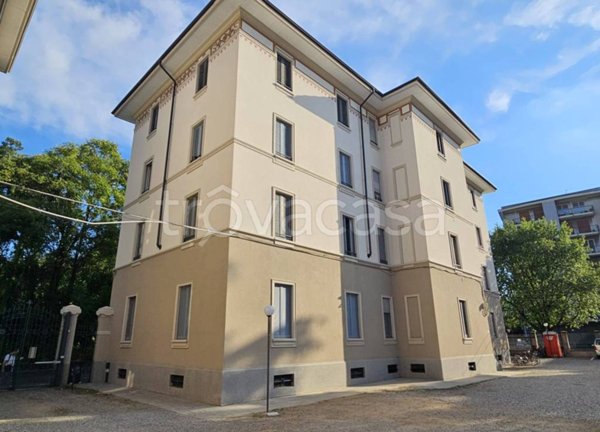 appartamento in vendita a Monza in zona Centro Storico