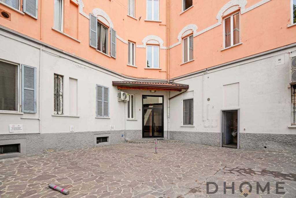 appartamento in vendita a Monza in zona Centro Storico