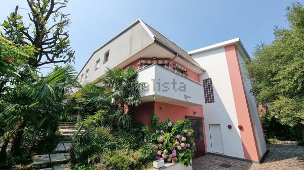 casa indipendente in vendita a Monza
