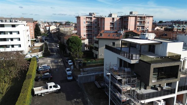 appartamento in vendita a Monza in zona Centro Storico