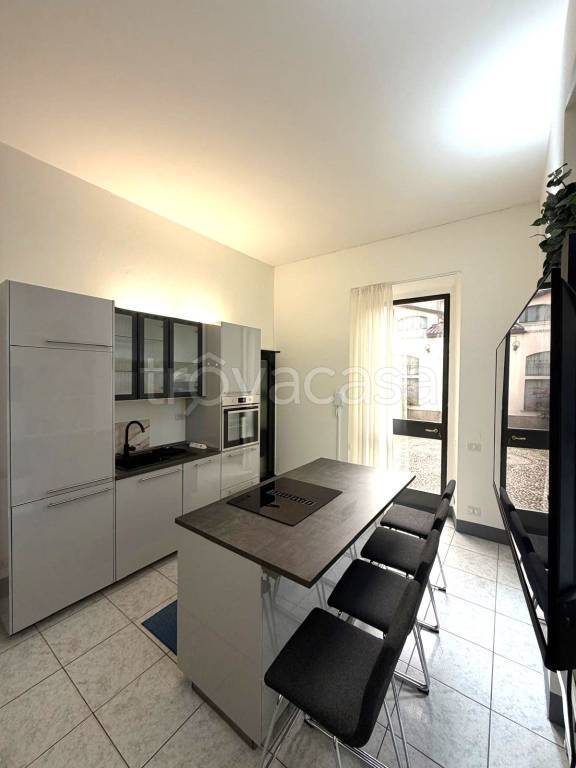appartamento in vendita a Monza in zona Centro Storico