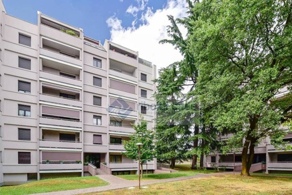 appartamento in vendita a Monza in zona Centro Storico