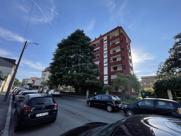 appartamento in vendita a Monza in zona Centro Storico