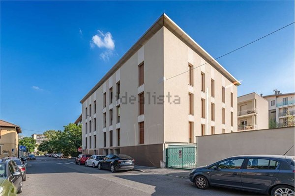 appartamento in vendita a Monza in zona Centro Storico