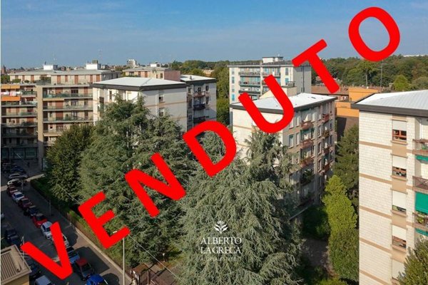 appartamento in vendita a Monza in zona Centro Storico