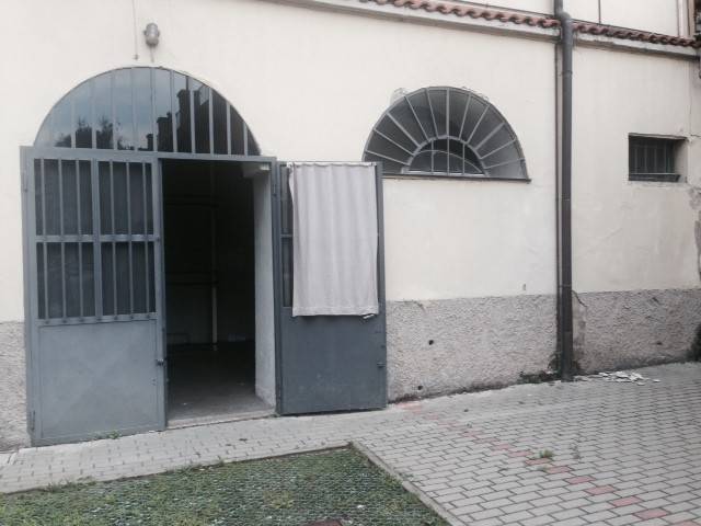 locale commerciale in vendita a Monza