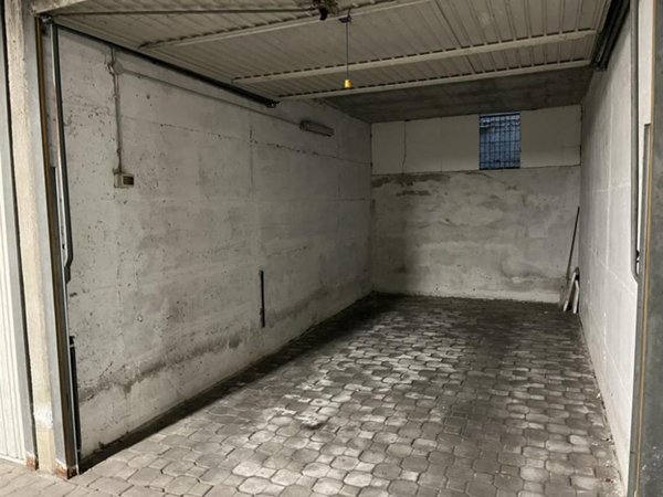 box auto in vendita a Monza in zona Centro Storico