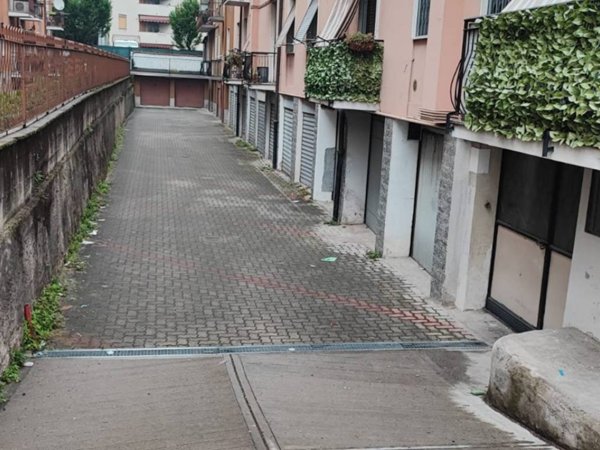 box auto in vendita a Monza