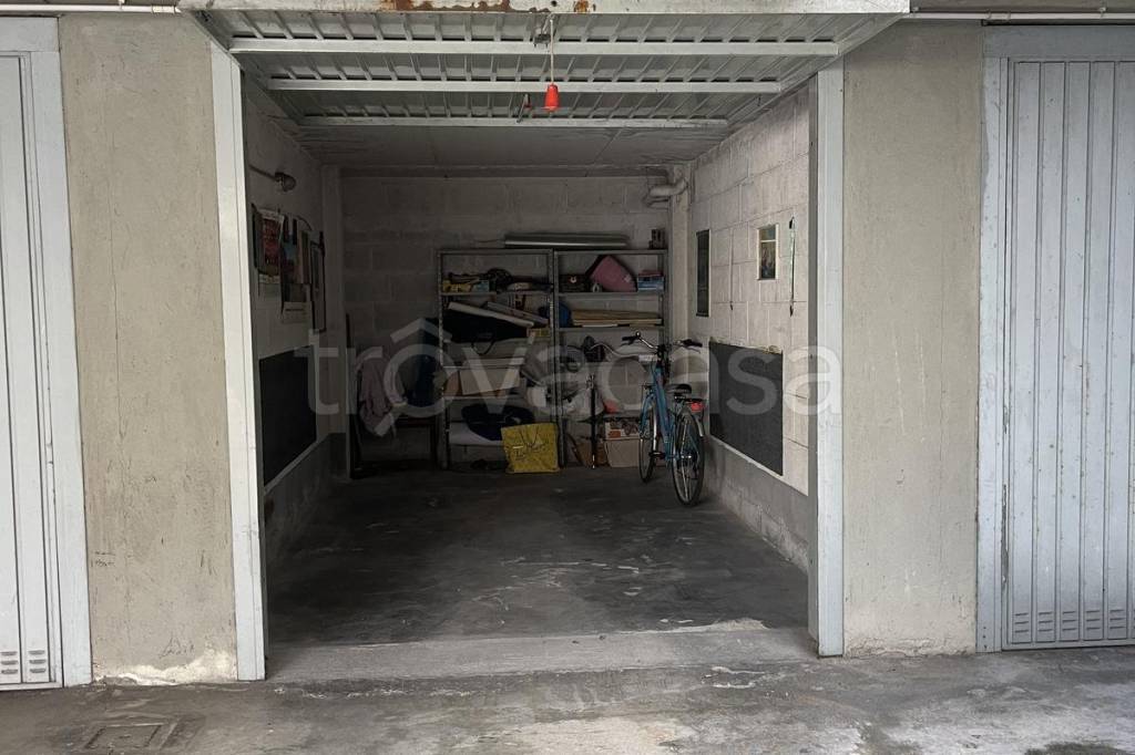 box auto in vendita a Monza