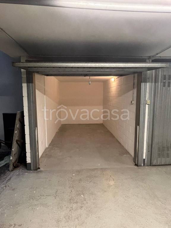 box auto in vendita a Monza in zona Centro Storico