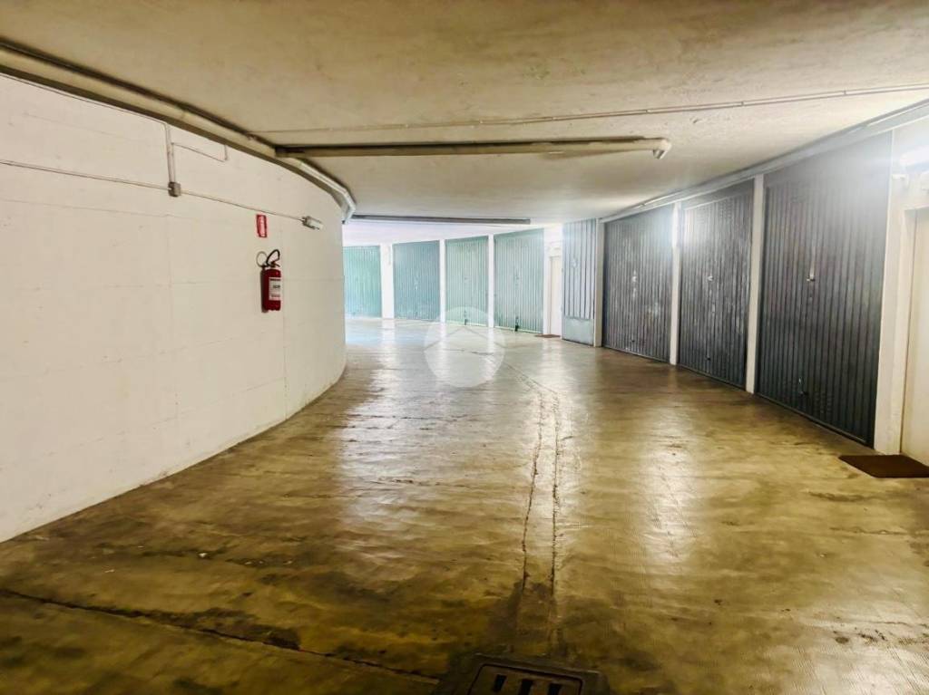 box auto in vendita a Monza