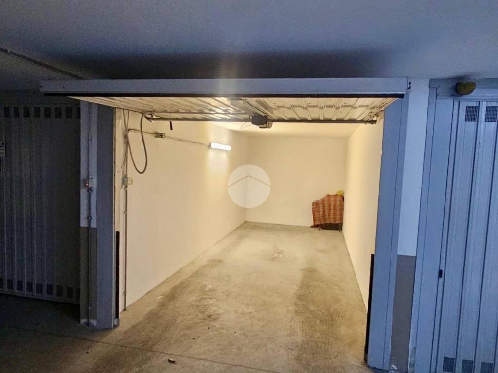box auto in vendita a Monza