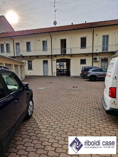 appartamento in vendita a Monza in zona Centro Storico