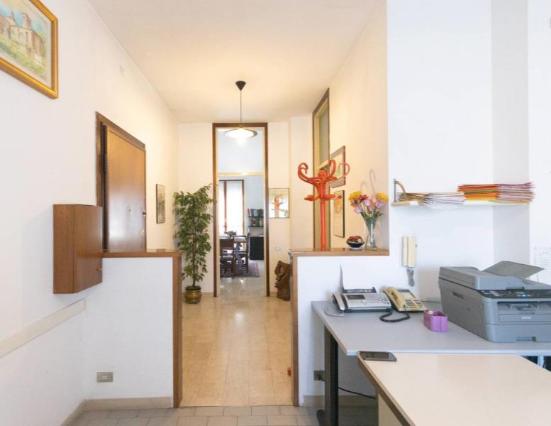 appartamento in vendita a Monza in zona Centro Storico