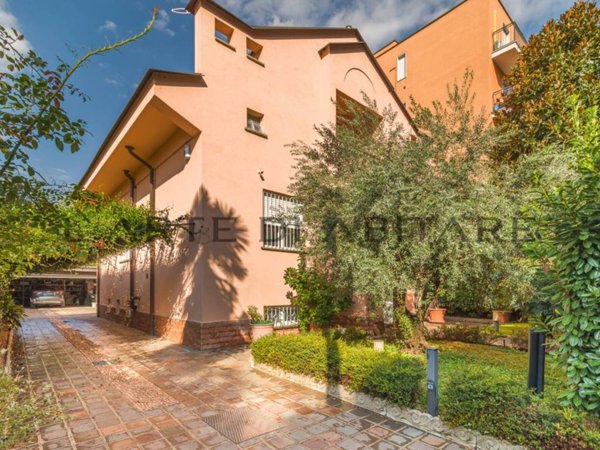 casa indipendente in vendita a Monza