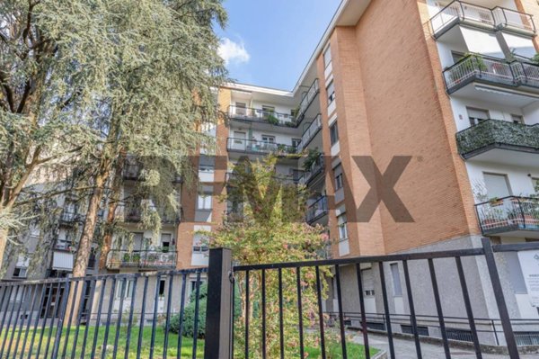 appartamento in vendita a Monza in zona Centro Storico
