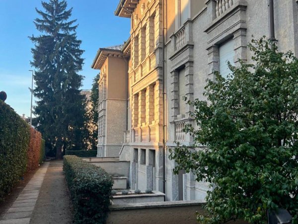 casa indipendente in vendita a Monza