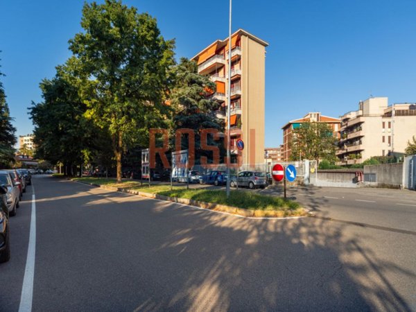 box auto in vendita a Monza