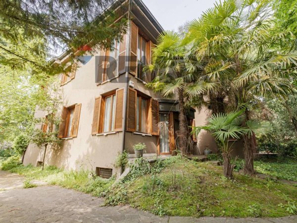 casa indipendente in vendita a Monza