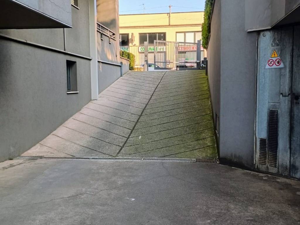 box auto in vendita a Monza