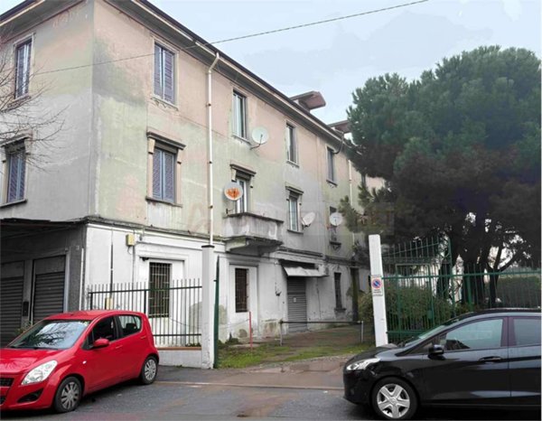negozio in vendita a Monza