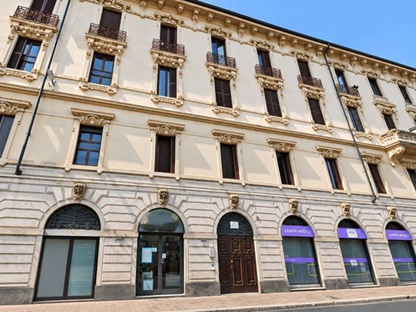 appartamento in vendita a Monza in zona Centro Storico