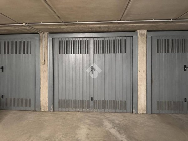 box auto in vendita a Monza