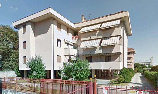 box auto in vendita a Monza
