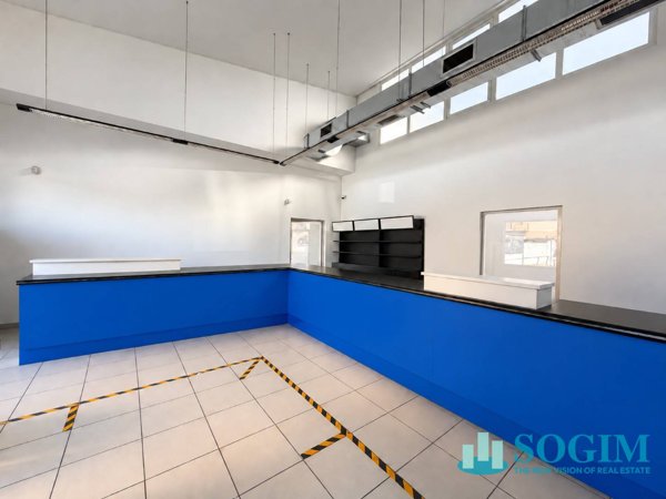 locale di sgombero in vendita a Monza