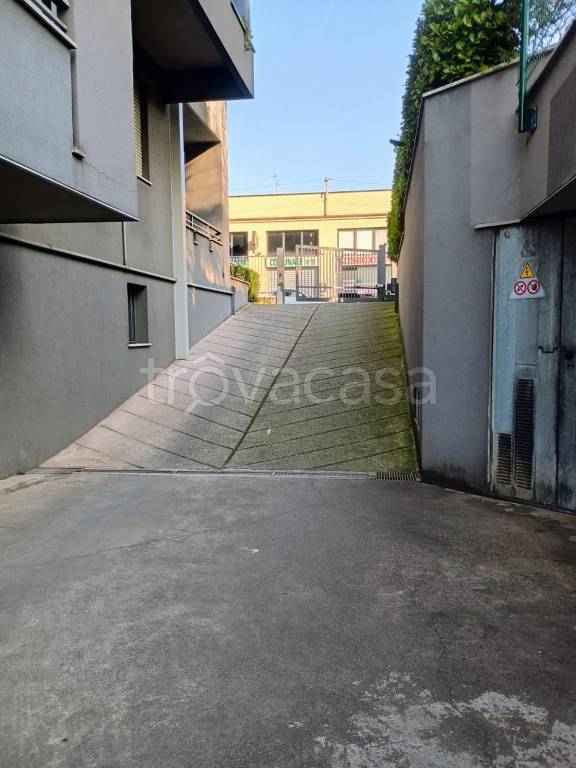 box auto in vendita a Monza
