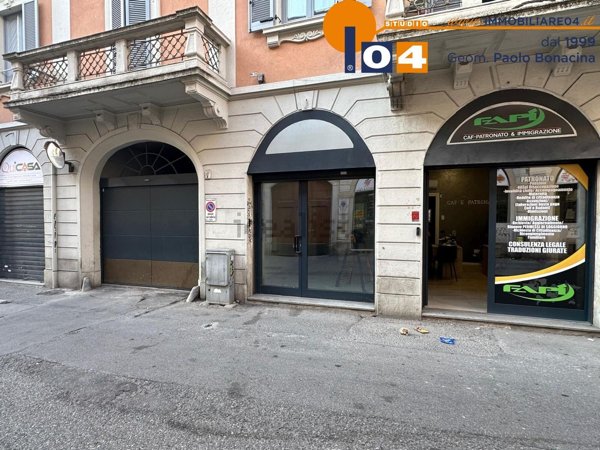 ufficio in vendita a Monza in zona Centro Storico
